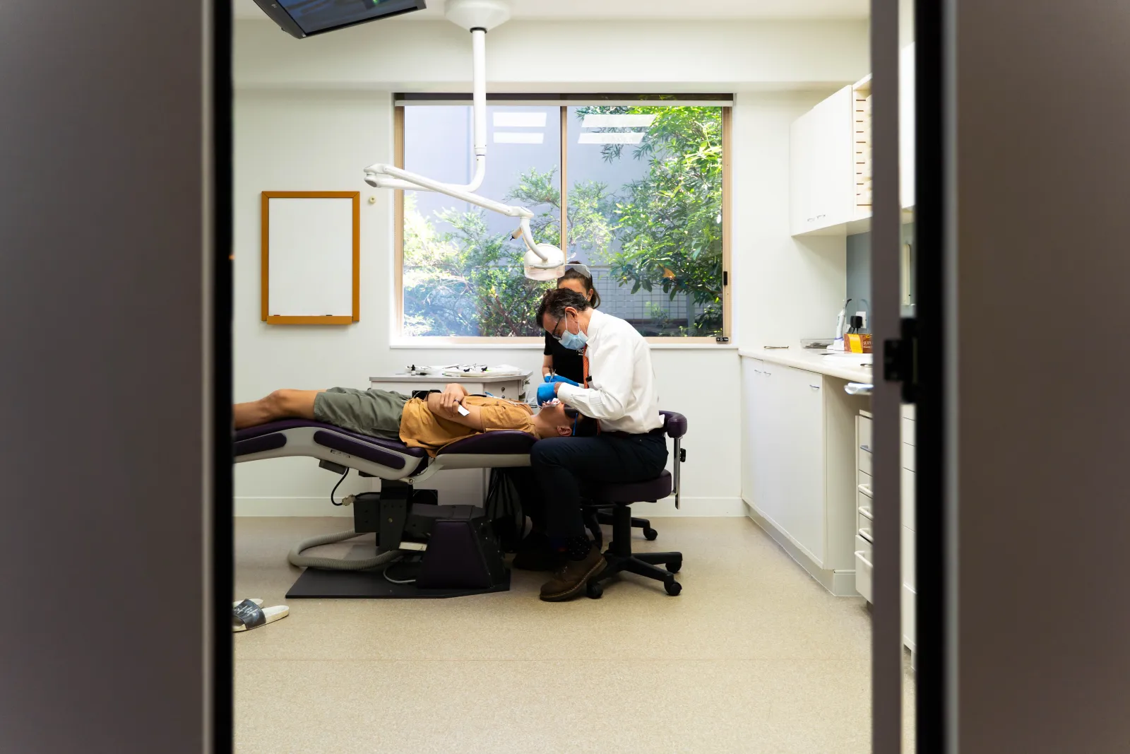 A relaxed first orthodontic consultation at Medland Orthodontics on the Gold Coast